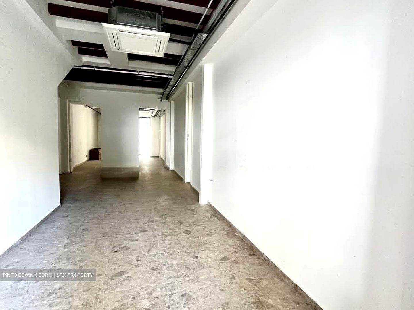 Desker Road Conservation Area (D8), Retail #566803041